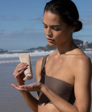 Load image into Gallery viewer, Airyday Golden Shimmer Body SPF50+ Dreamscreen 125ml
